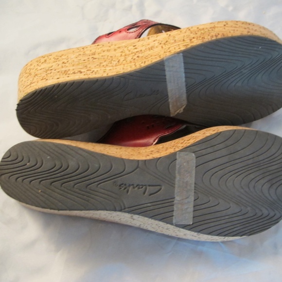 Clarks red Tooled leather Sandals thongs 9.5 65263 - Picture 7 of 8
